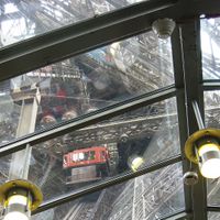 Aufzug im Eiffelturm.2008